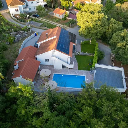 Lucija Villa *